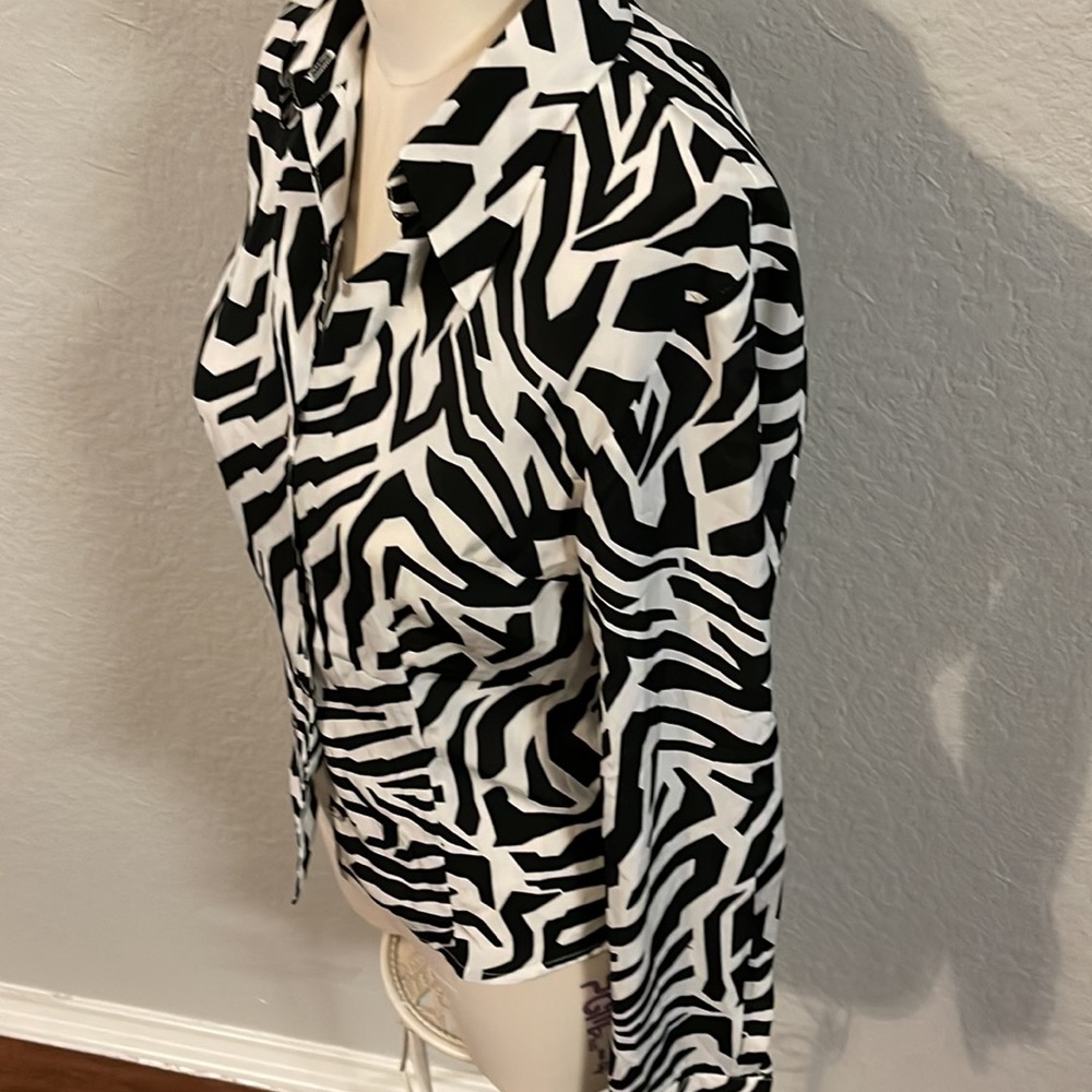 Kenar Studio Top - Picture 2 of 4